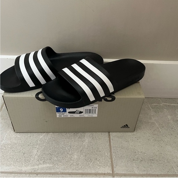 Adidas Striped Black and White Slides unisex - Picture 1 of 5